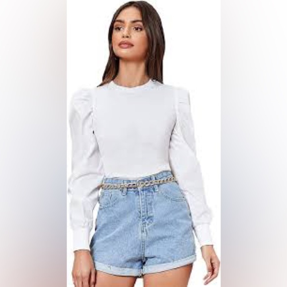 Local boutique white puffer sleeve top